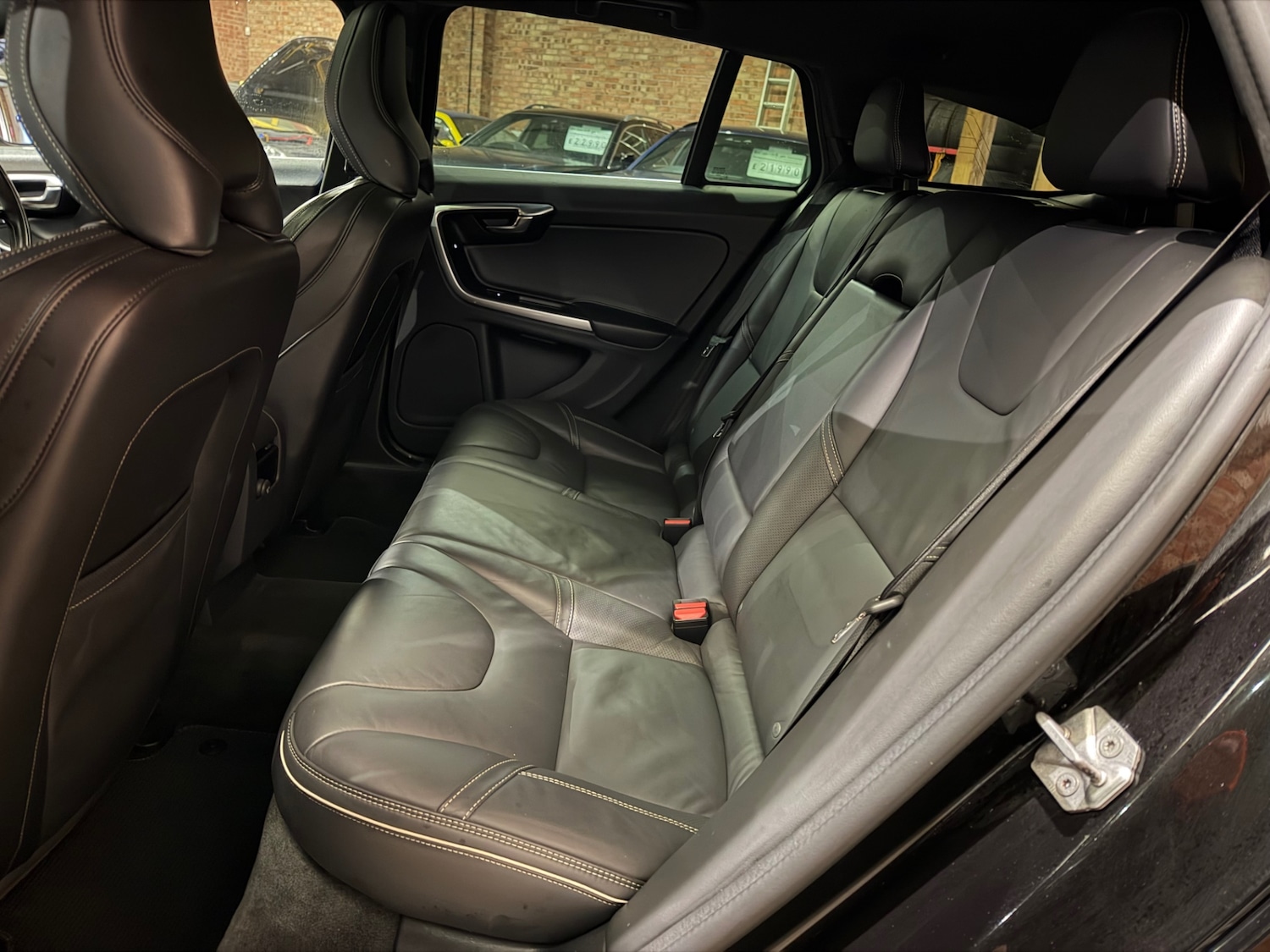 Used Volvo V60 2017 for sale - 77639403: Photo 5