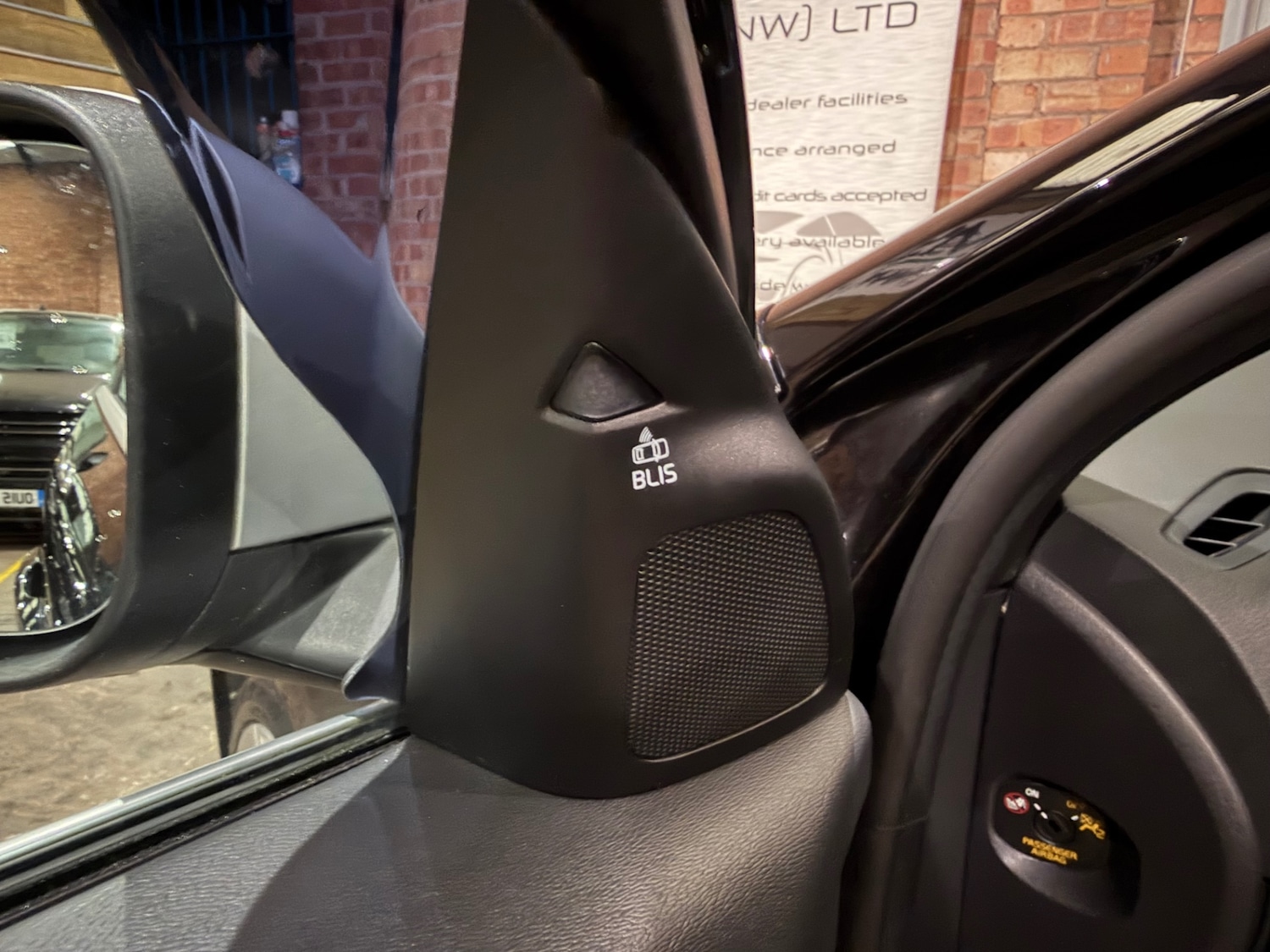 Used Volvo V60 2017 for sale - 77639403: Photo 57