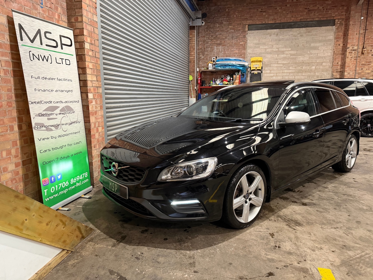 Used Volvo V60 2017 for sale - 77639403: Photo 64