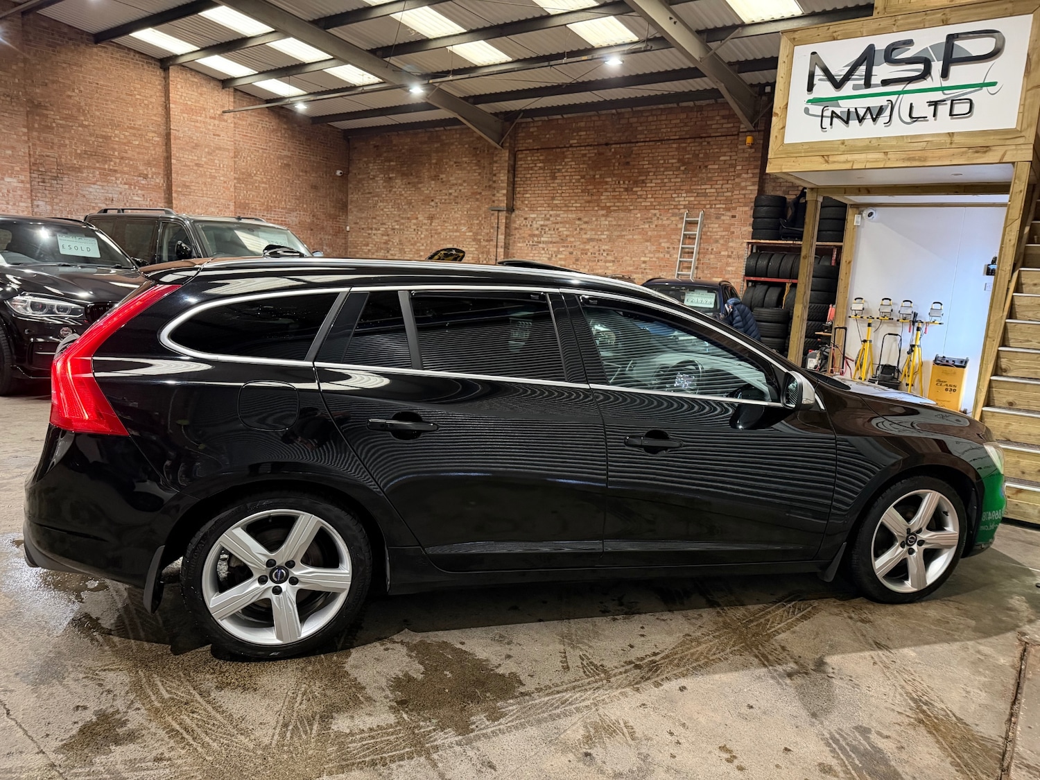 Used Volvo V60 2017 for sale - 77639403: Photo 8