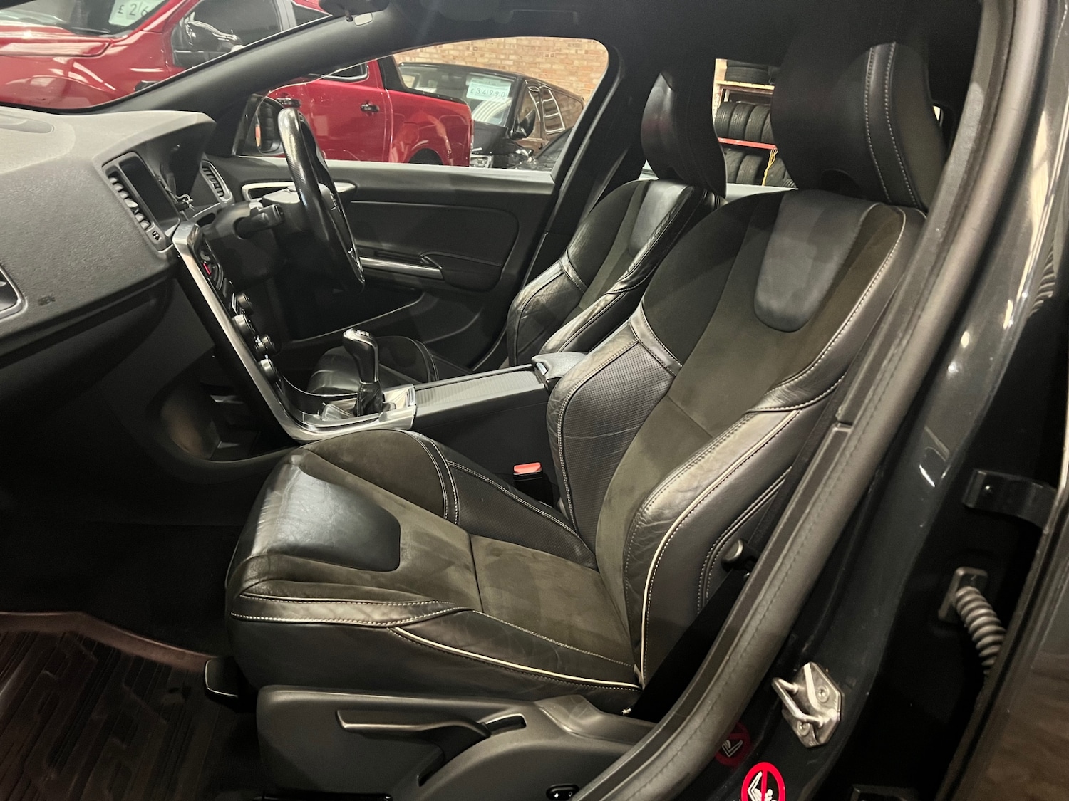 Used Volvo V60 2016 for sale - 77446014: Photo 3