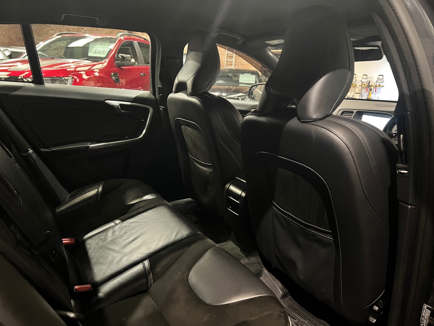 Used Volvo V60 2016 for sale - 77446014: Photo 37