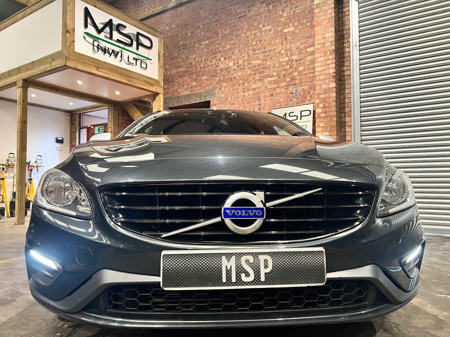 Used Volvo V60 2016 for sale - 76858924: Photo 11