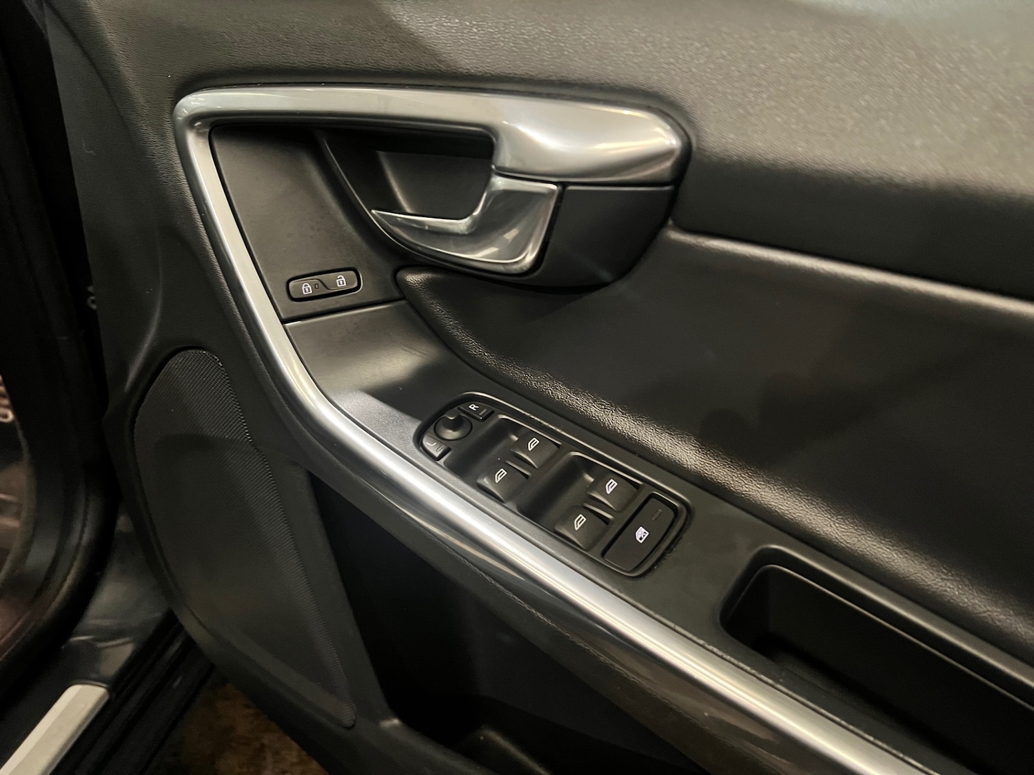 Used Volvo V60 2016 for sale - 76858924: Photo 26