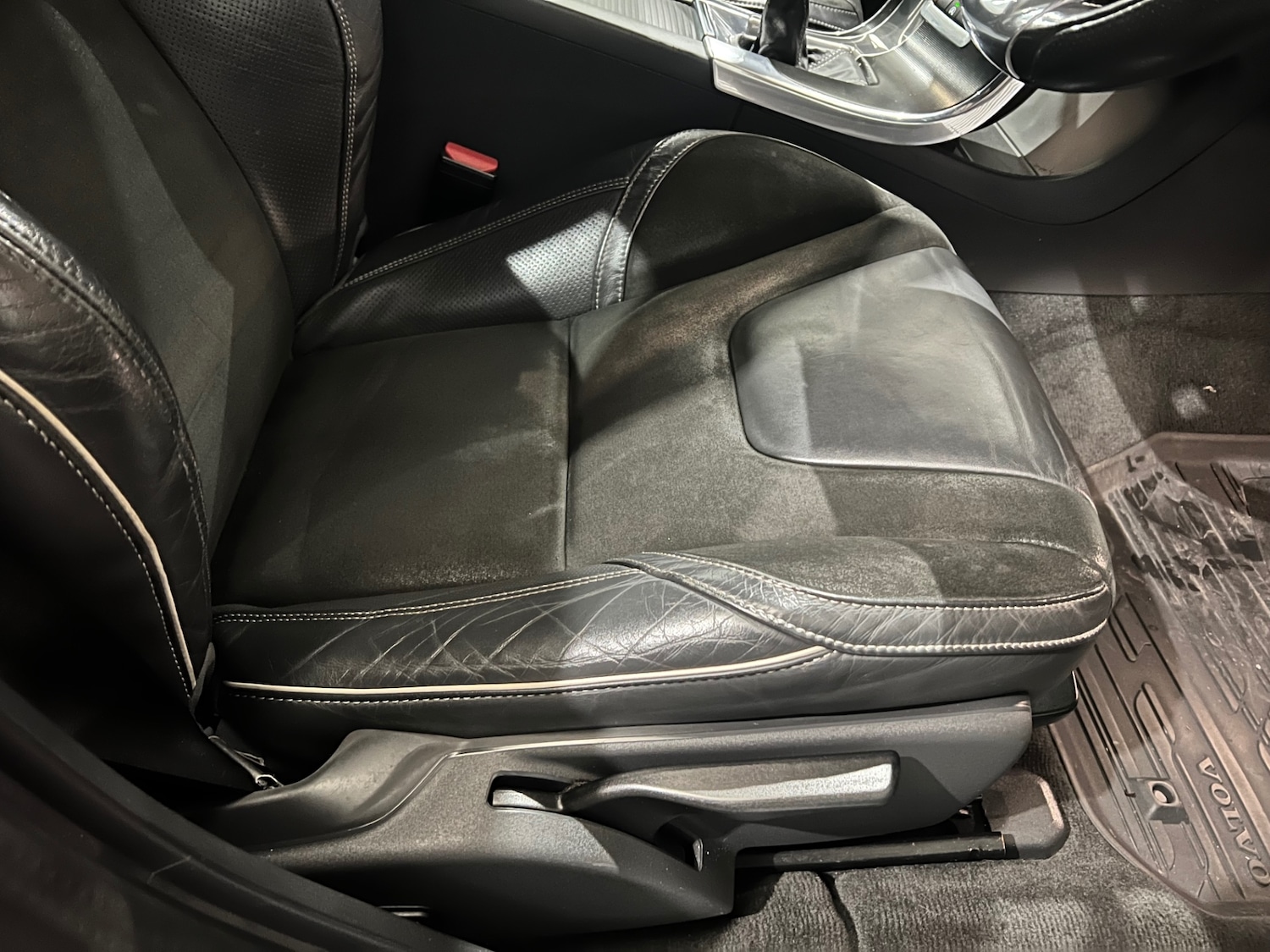 Used Volvo V60 2016 for sale - 76858924: Photo 27