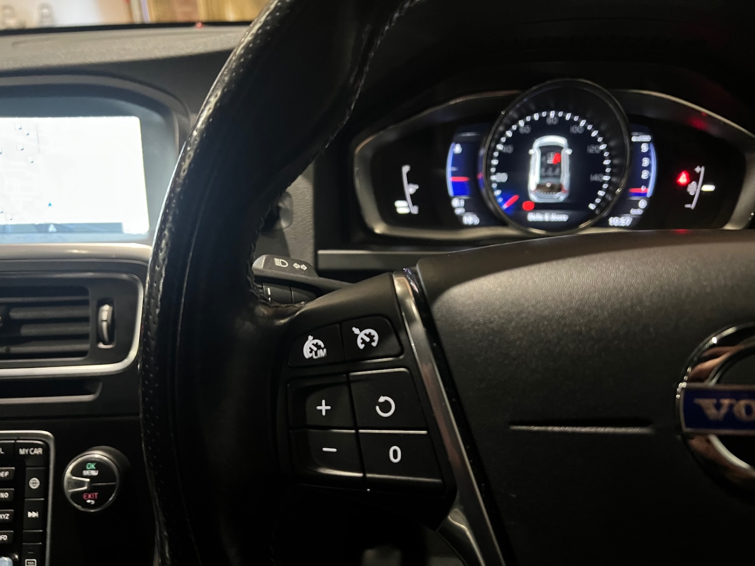 Used Volvo V60 2016 for sale - 76858924: Photo 34