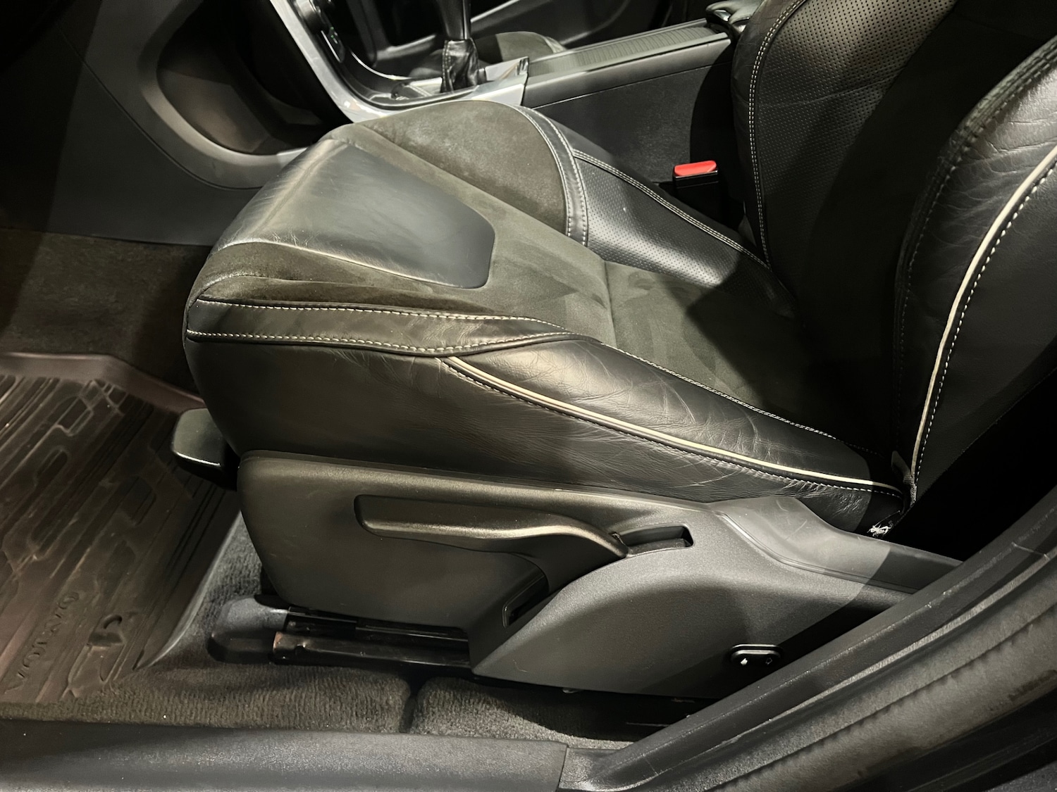 Used Volvo V60 2016 for sale - 76858924: Photo 50