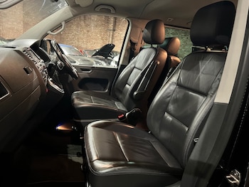Used Volkswagen Caravelle 2015 for sale - 76035938: Photo