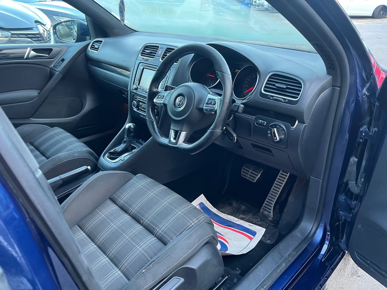 Used Volkswagen Golf 2011 for sale - 76600000: Photo 12