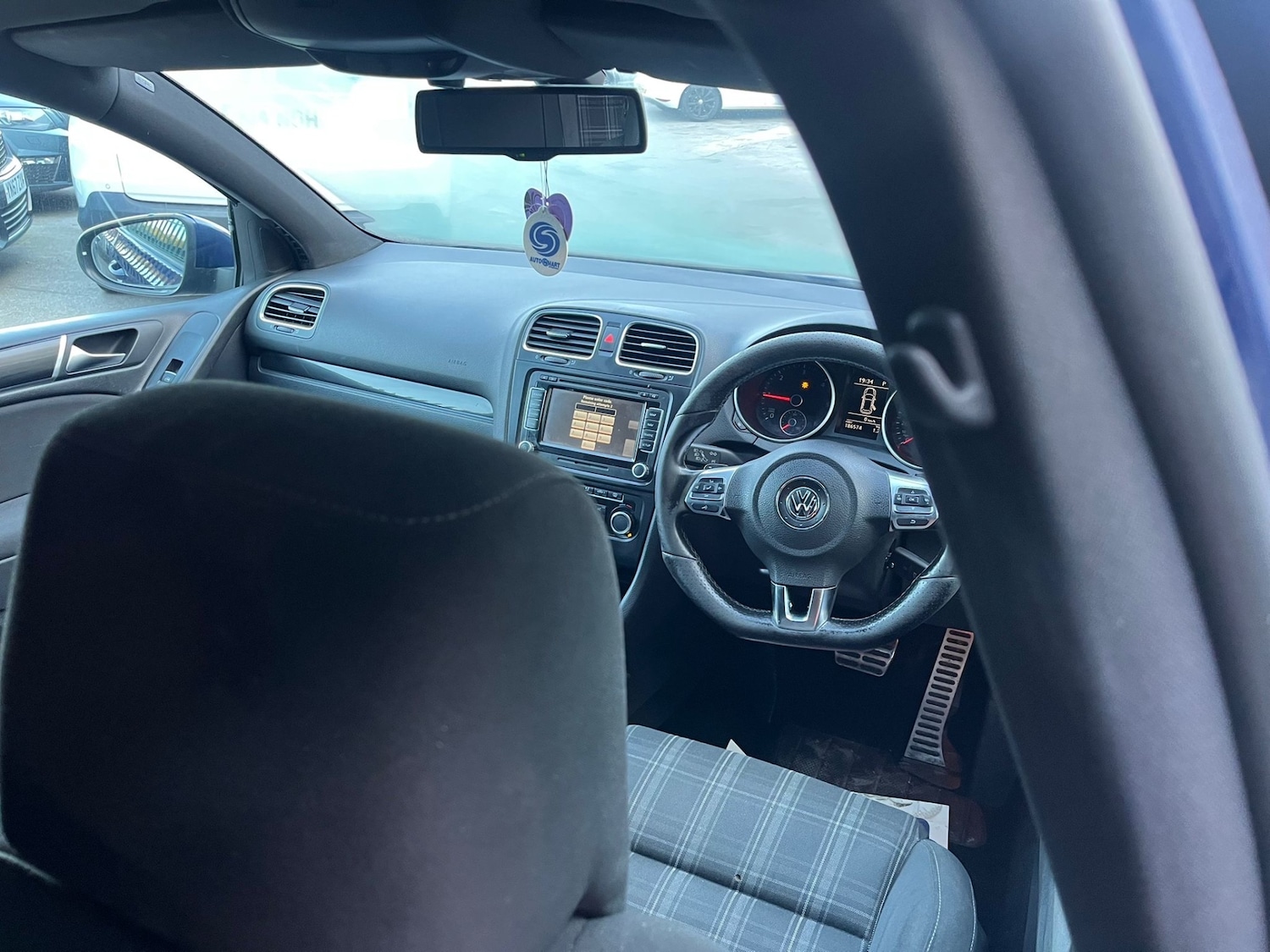 Used Volkswagen Golf 2011 for sale - 76600000: Photo 9