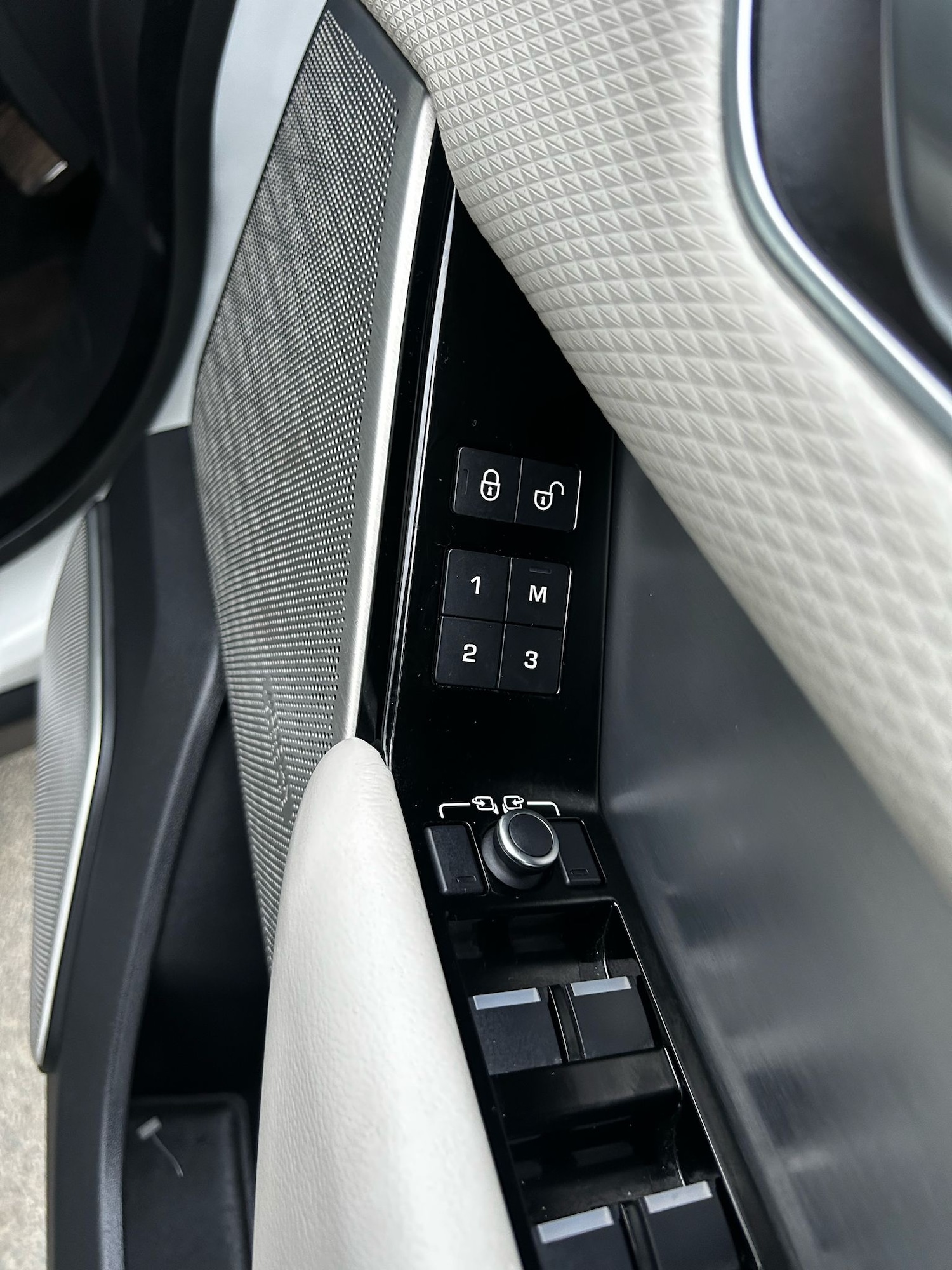 Used Land Rover Range Rover Velar 2018 for sale - 77776574: Photo 26