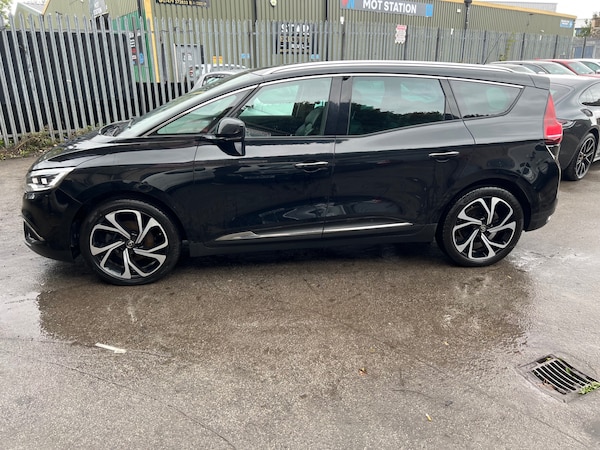 Used Renault Grand Scenic 2018 for sale - 76159826: Photo 19