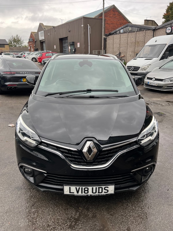Used Renault Grand Scenic 2018 for sale - 76159826: Photo 2