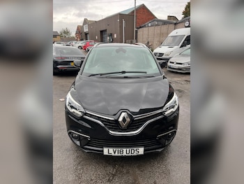 Used Renault Grand Scenic 2018 for sale - 76159826: Photo 2