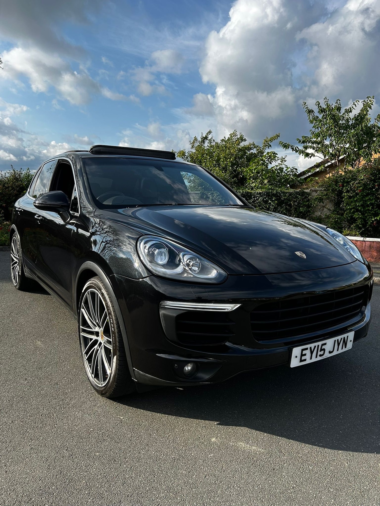 Used Porsche Cayenne 2015 for sale - 77781825: Photo 2