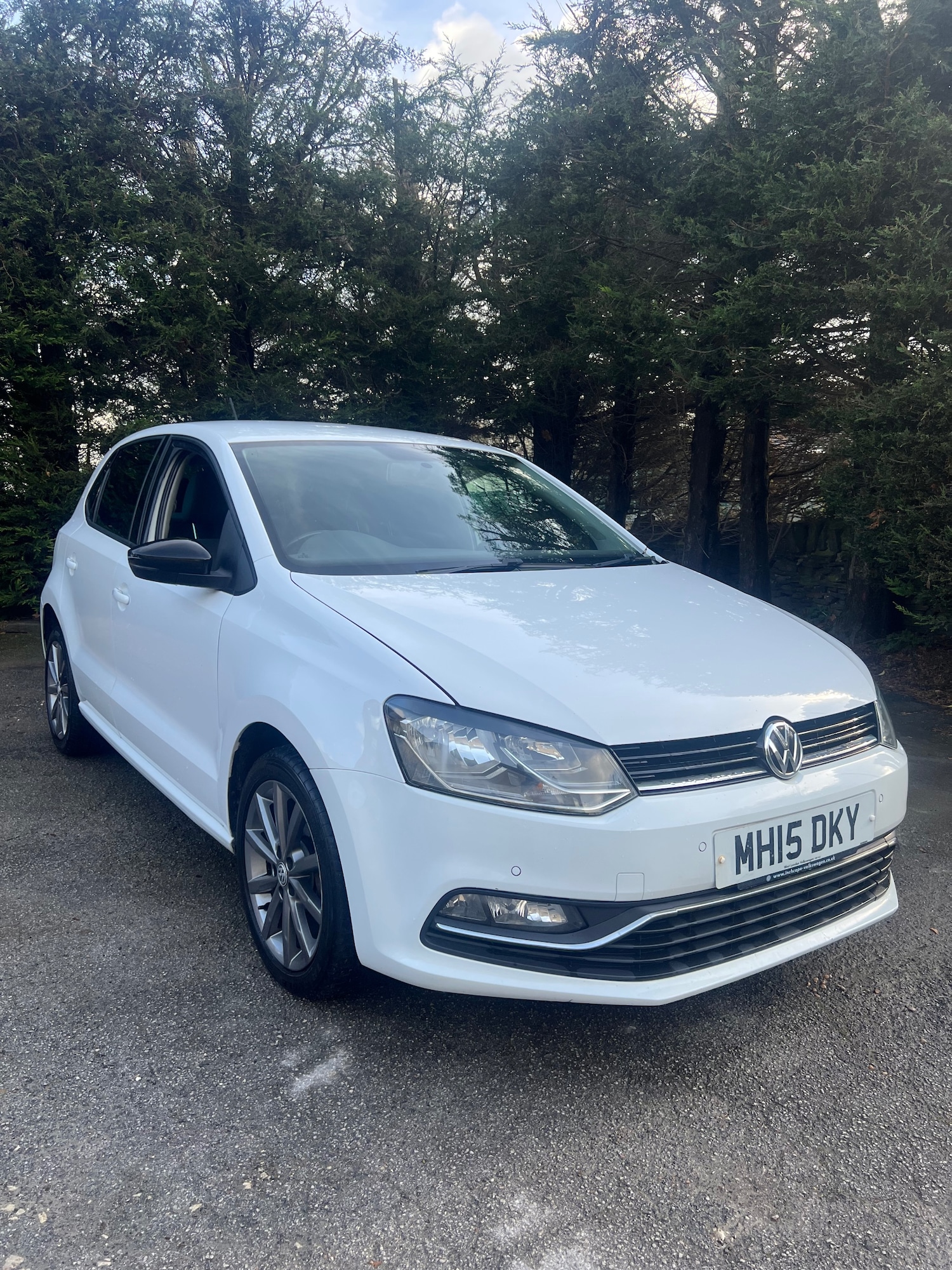 Used Volkswagen Polo 2015 for sale - 76320799: Photo 1