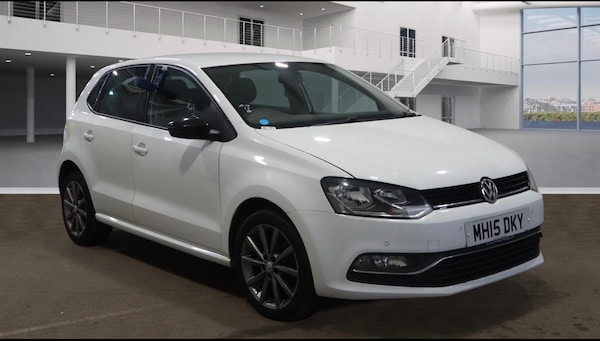 Used Volkswagen Polo 2015 for sale - 76320799: Photo 1