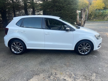 Used Volkswagen Polo 2015 for sale - 76320799: Photo