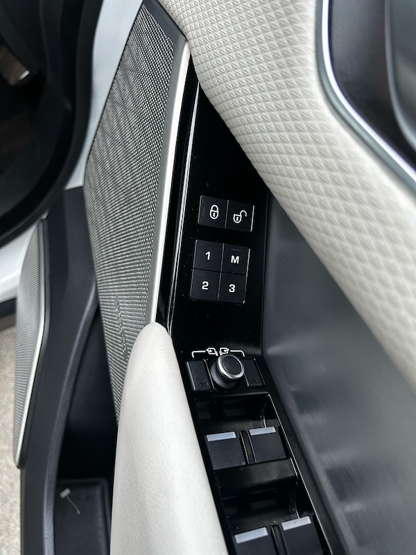 Used Land Rover Range Rover Velar 2018 for sale - 74024554: Photo 19