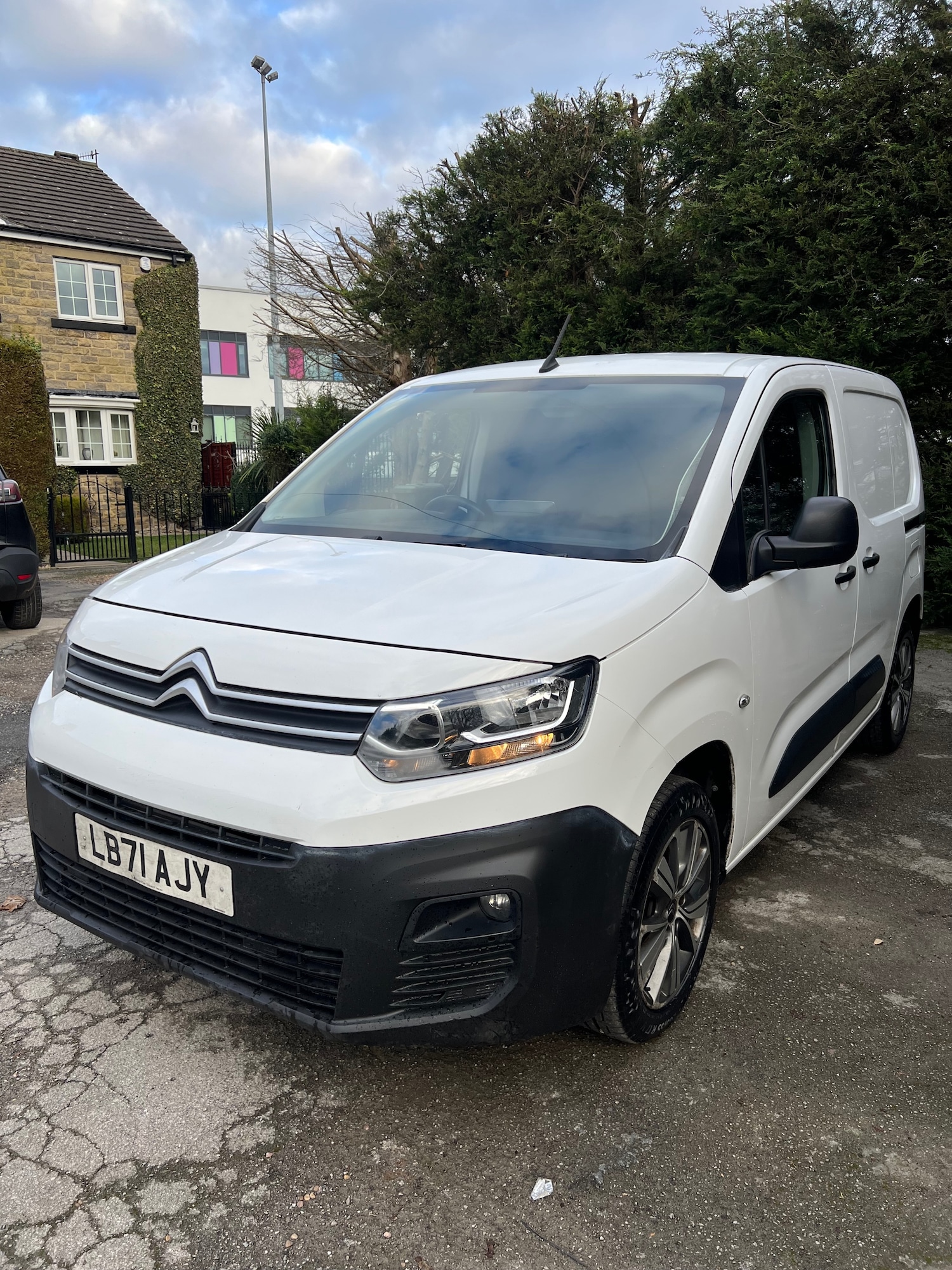 Used Citroen Berlingo 2021 for sale - 77777485: Photo 2