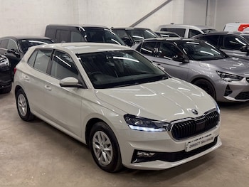 2024 - 2024 73 REG 1.0 TSI 110 SE Comfort DSG AUTO Vehicle is Wrapped salvage 5-Door