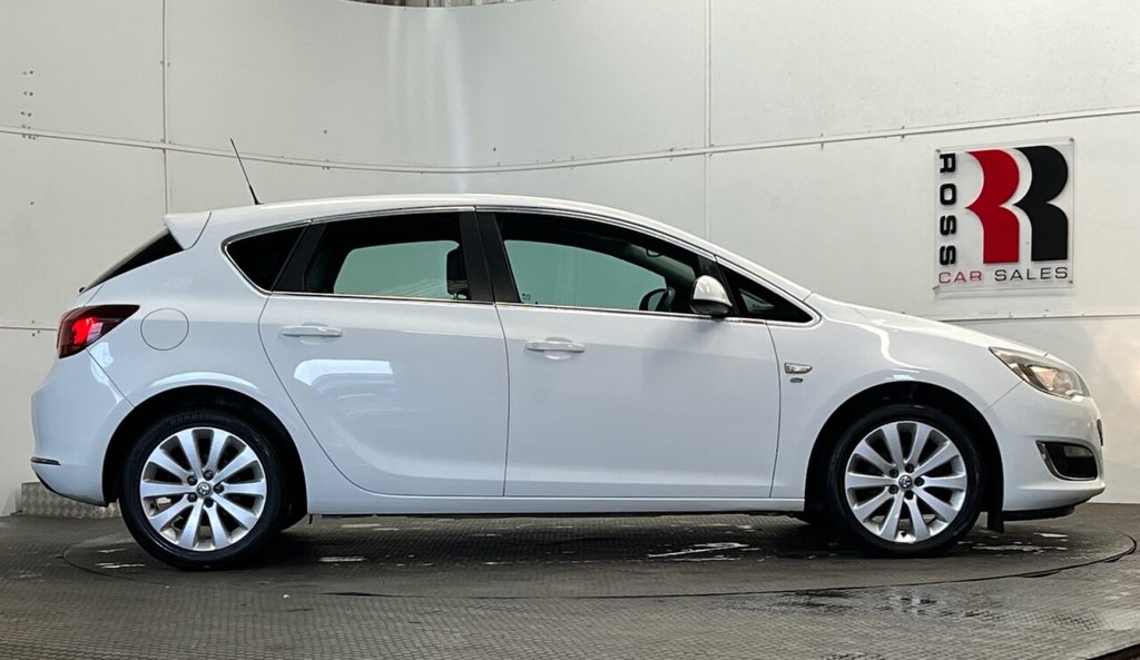 Used Vauxhall Astra 2014 for sale - 76570044: Photo 2