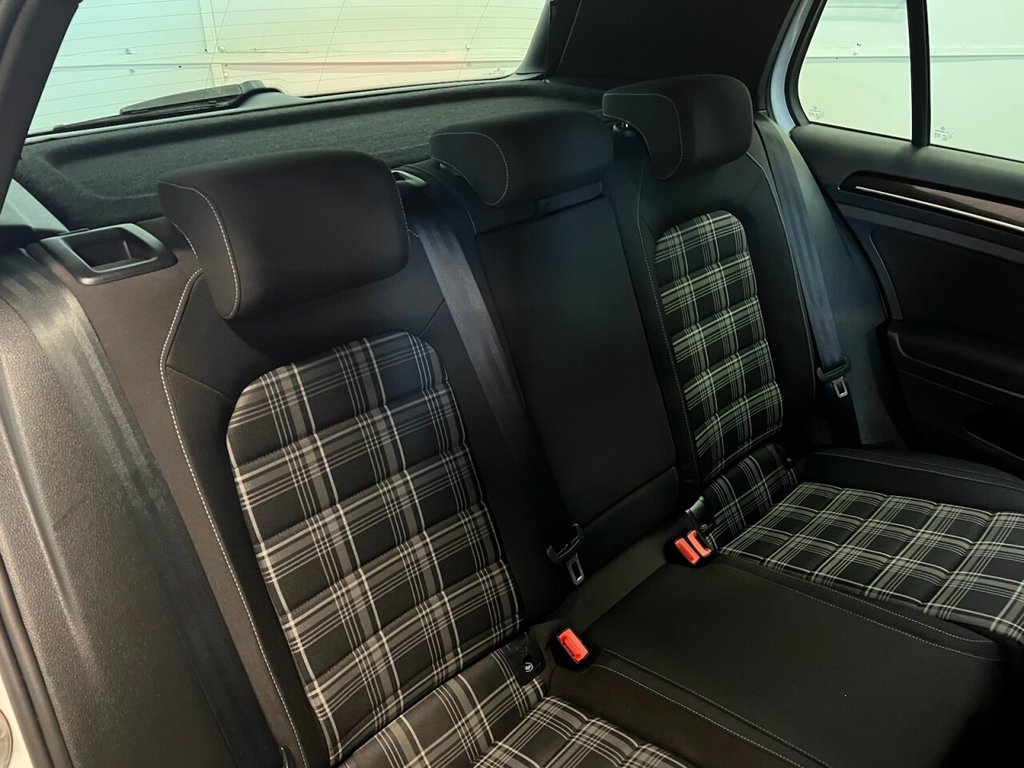 Used Volkswagen Golf 2016 for sale - 76590910: Photo 17