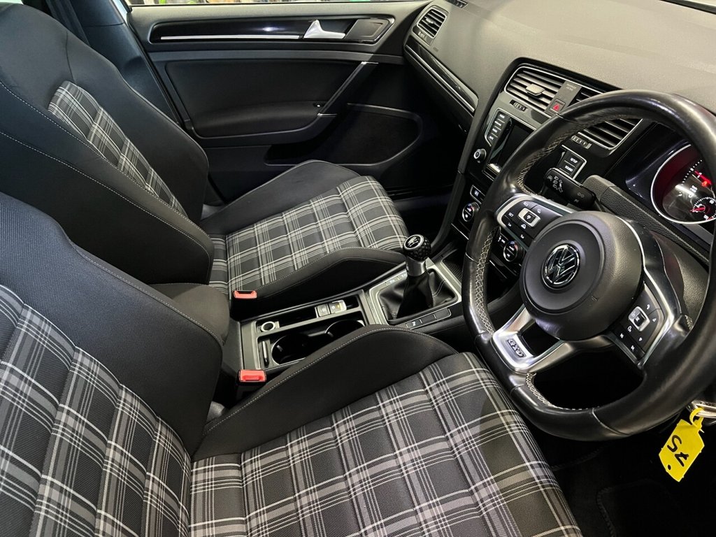 Used Volkswagen Golf 2016 for sale - 76590910: Photo 20
