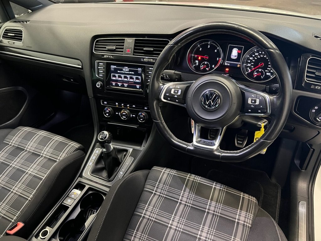 Used Volkswagen Golf 2016 for sale - 76590910: Photo 21