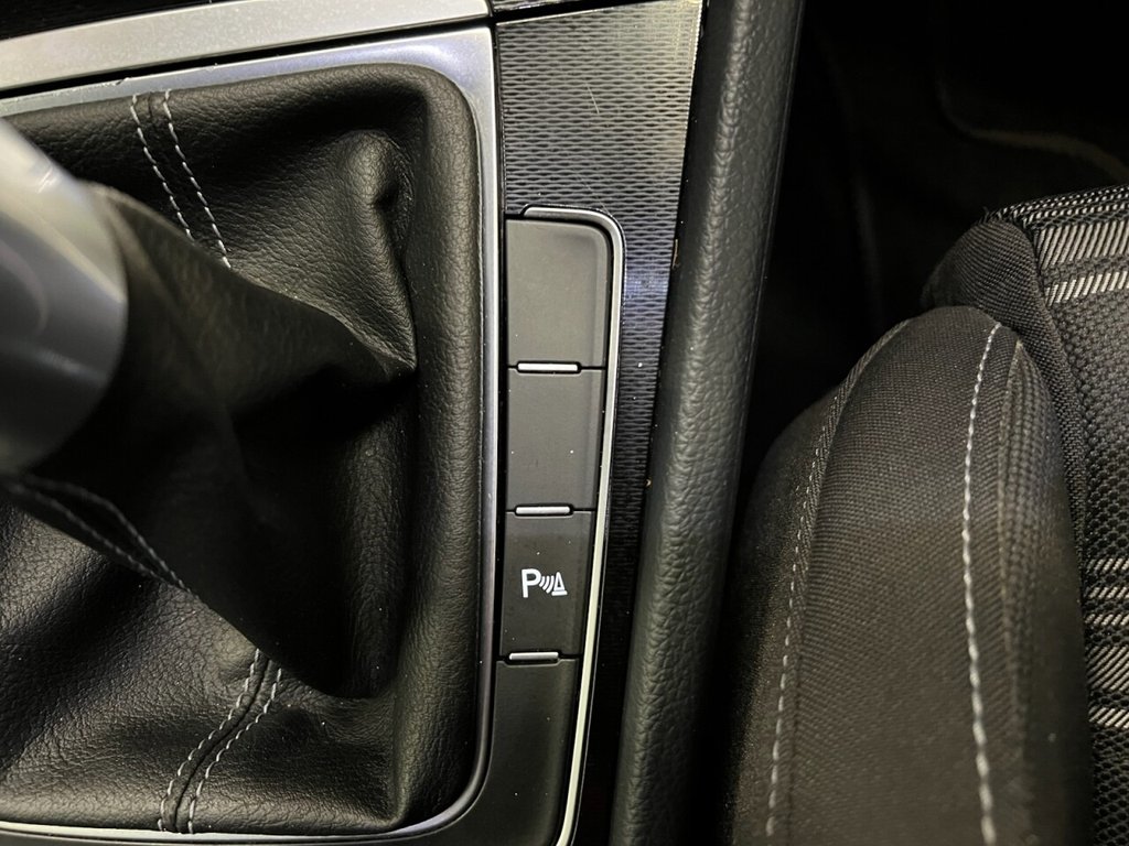 Used Volkswagen Golf 2016 for sale - 76590910: Photo 28