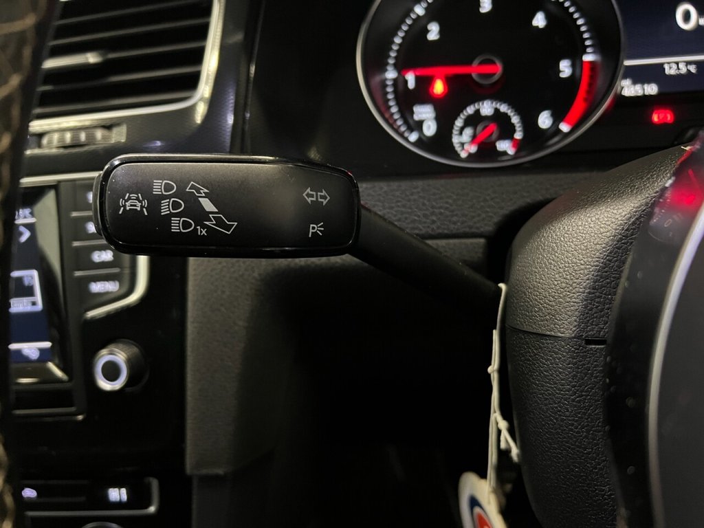 Used Volkswagen Golf 2016 for sale - 76590910: Photo 32