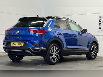 Used Volkswagen T-Roc 2018 for sale - 77681167: Photo