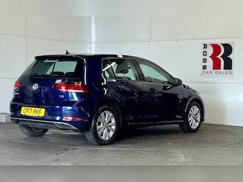 Used Volkswagen Golf 2017 for sale - 78805604: Photo