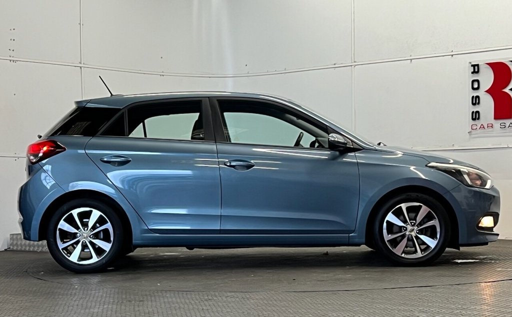 Used Hyundai i20 2016 for sale - 76546808: Photo 2