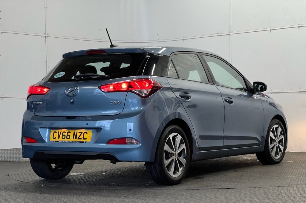 Used Hyundai i20 2016 for sale - 76546808: Photo 3