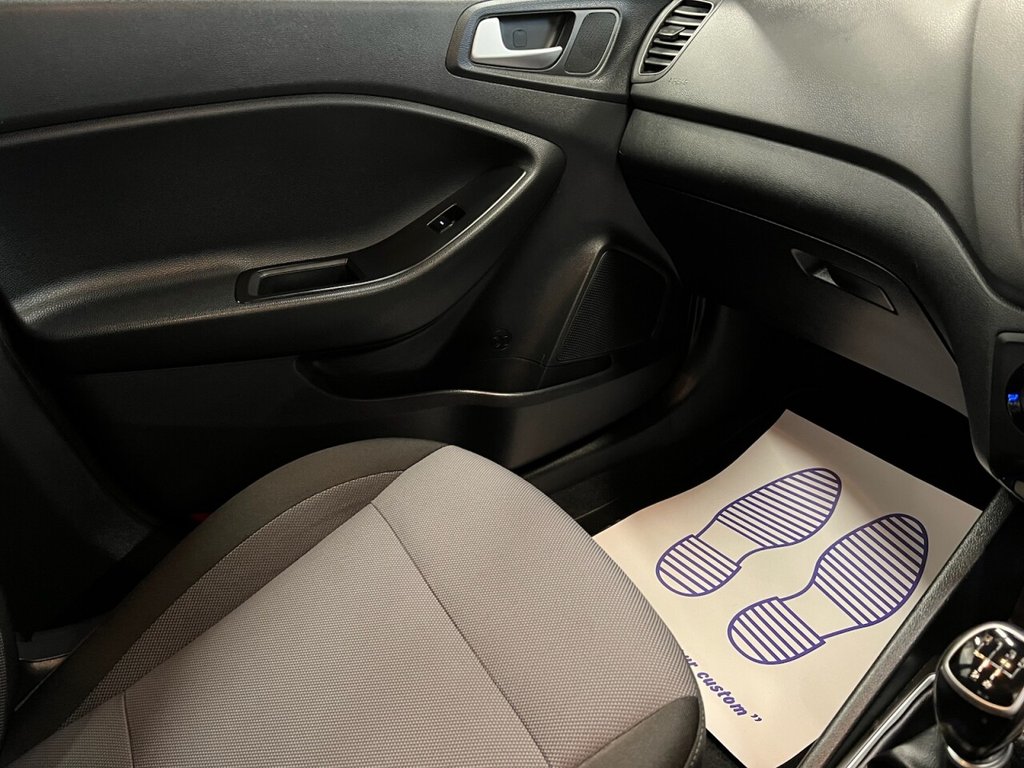 Used Hyundai i20 2016 for sale - 76546808: Photo 34