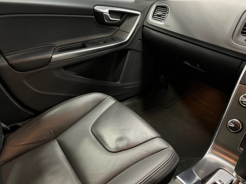 Used Volvo S60 2011 for sale - 77263097: Photo 33