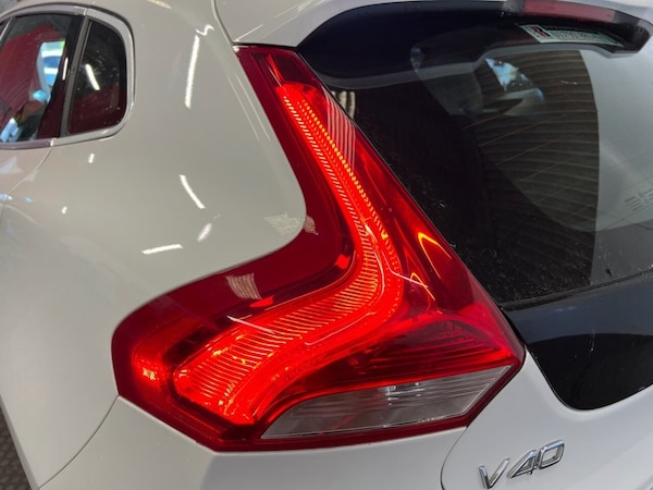 Used Volvo V40 2018 for sale - 74733981: Photo 12