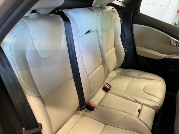 Used Volvo V40 2018 for sale - 74733981: Photo 17
