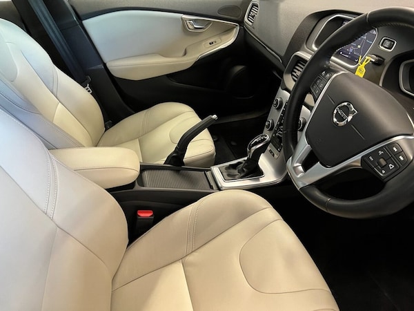 Used Volvo V40 2018 for sale - 74733981: Photo 20
