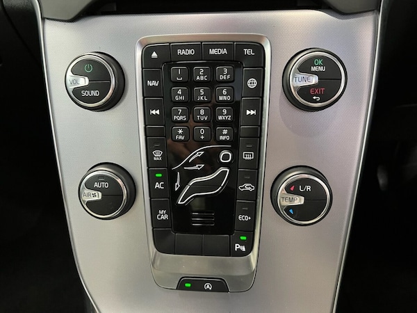 Used Volvo V40 2018 for sale - 74733981: Photo 26