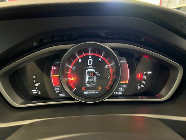 Used Volvo V40 2018 for sale - 74733981: Photo 28