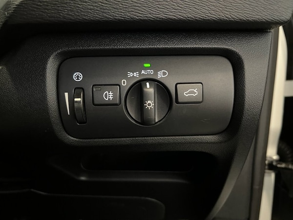 Used Volvo V40 2018 for sale - 74733981: Photo 33