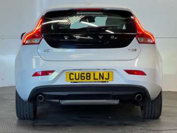 Used Volvo V40 2018 for sale - 74733981: Photo