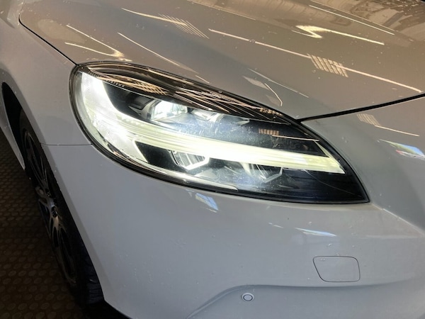 Used Volvo V40 2018 for sale - 74733981: Photo 9