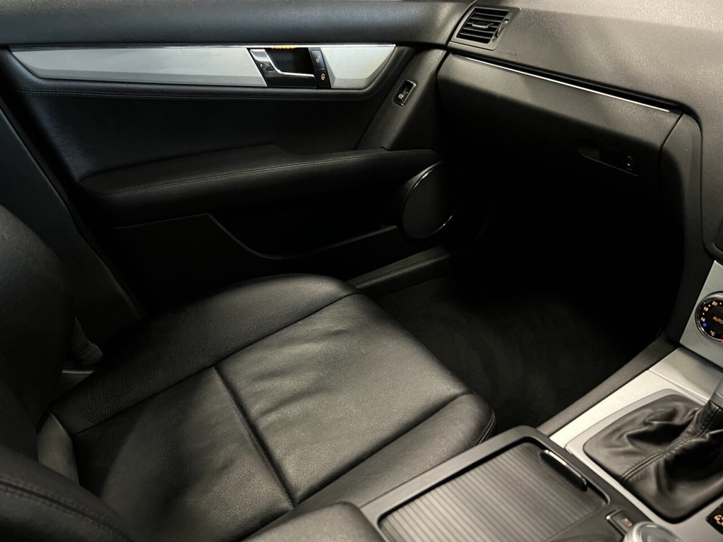 Used Mercedes-Benz C Class 2009 for sale - 77133012: Photo 34