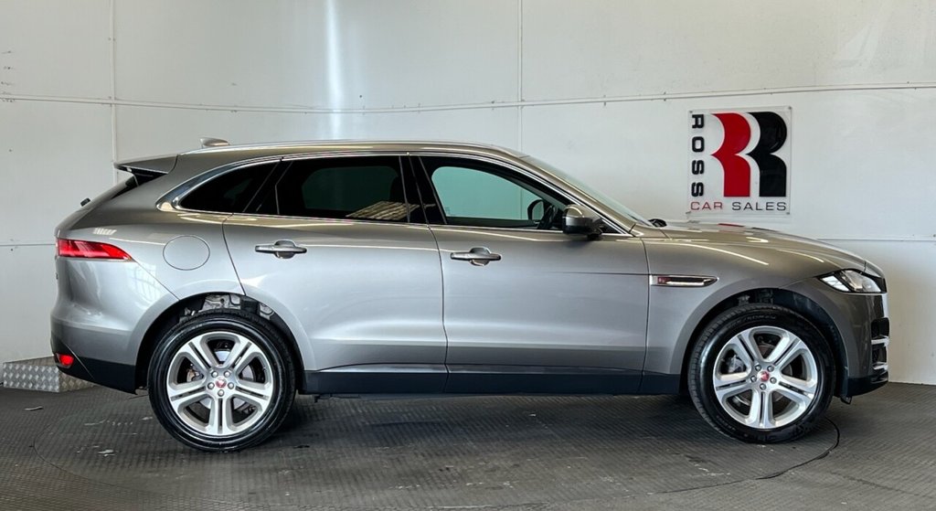 Used Jaguar F-Pace 2018 for sale - 77835597: Photo 2