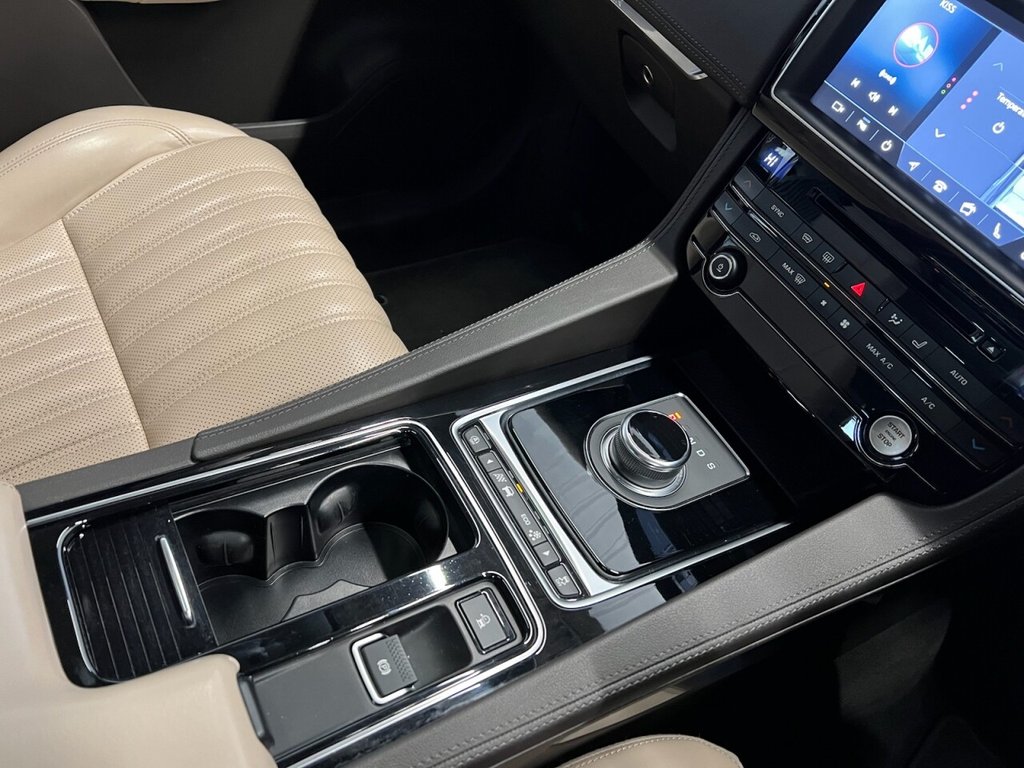 Used Jaguar F-Pace 2018 for sale - 77835597: Photo 31