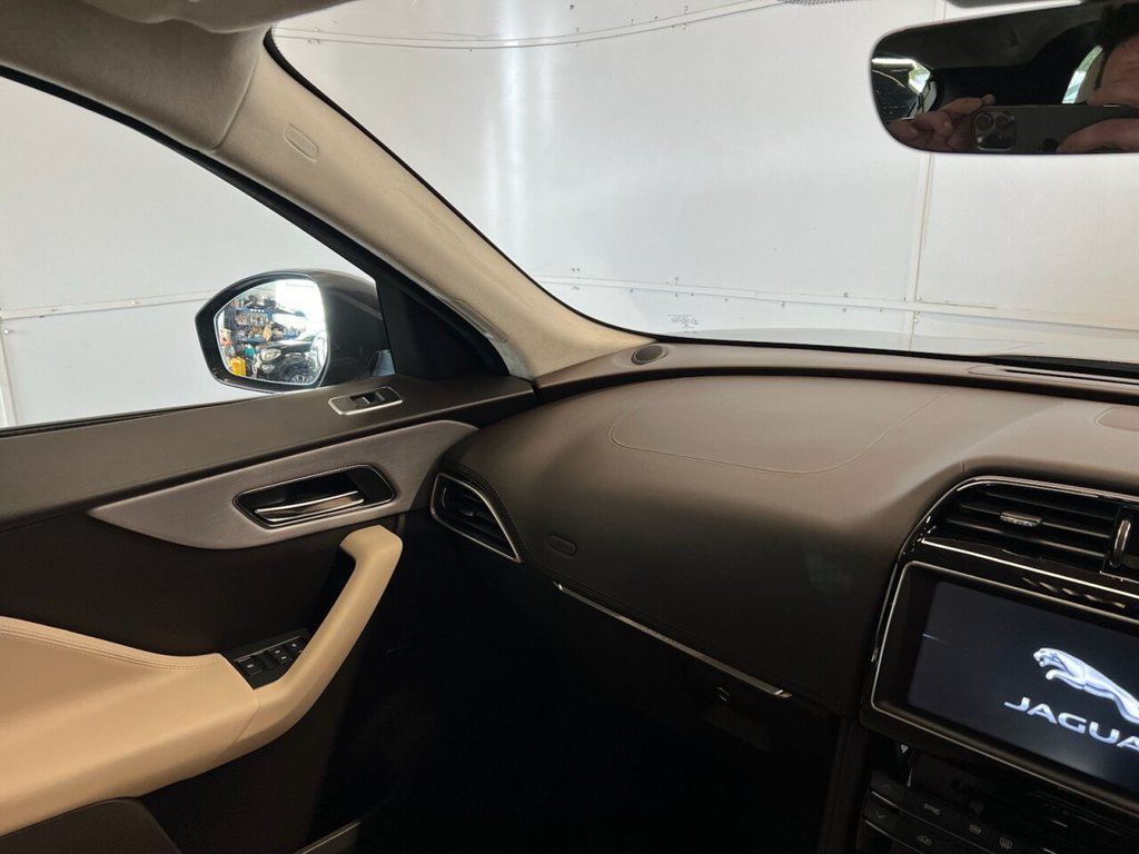 Used Jaguar F-Pace 2018 for sale - 77835597: Photo 36