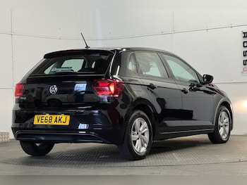 Used Volkswagen Polo 2018 for sale - 78671980: Photo